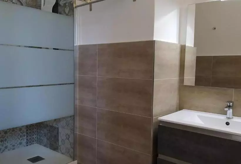 پانسیون Cconforthotels R&b Central Rooms   Self Check In
