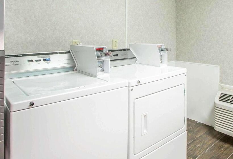 فندق صغير Quality Inn