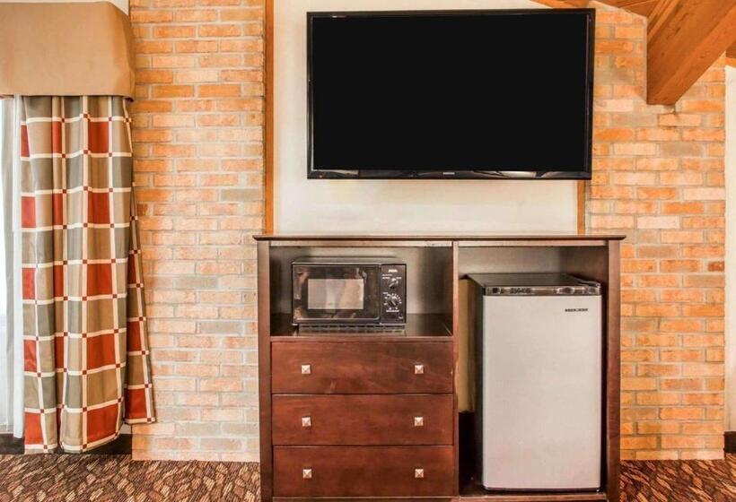 فندق صغير Quality Inn