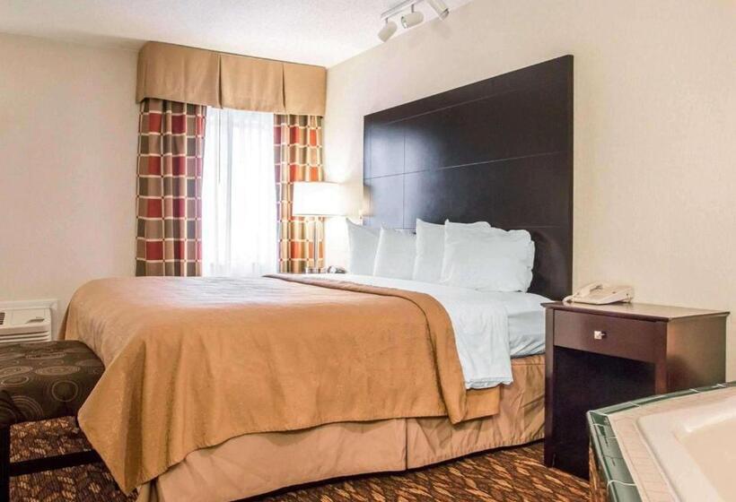 فندق صغير Quality Inn