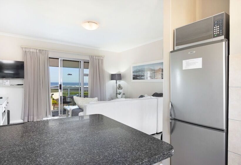 Big Bay Beach Club 21 By Hostagents