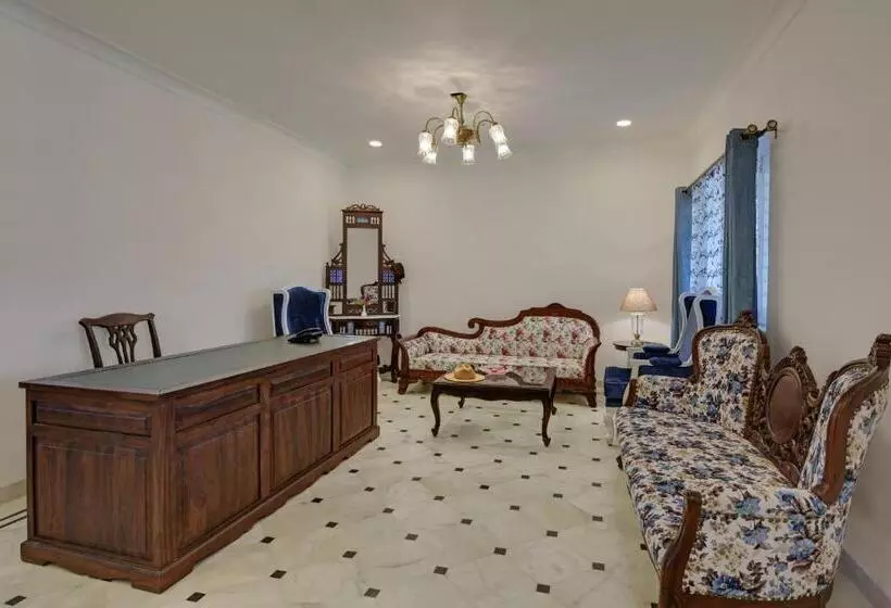 ホテル The Mount Bungalow Mount Abu