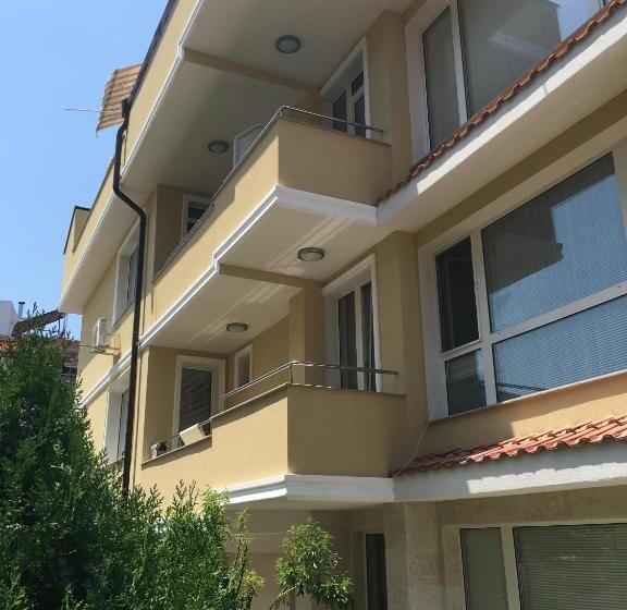 پانسیون Villa Diana