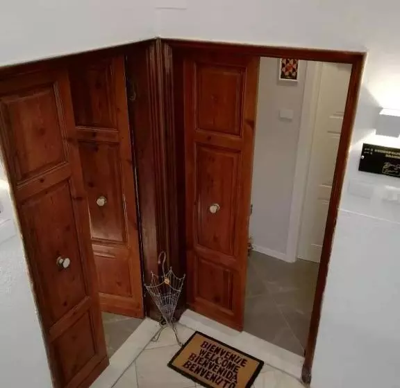 پانسیون Benso Rooms