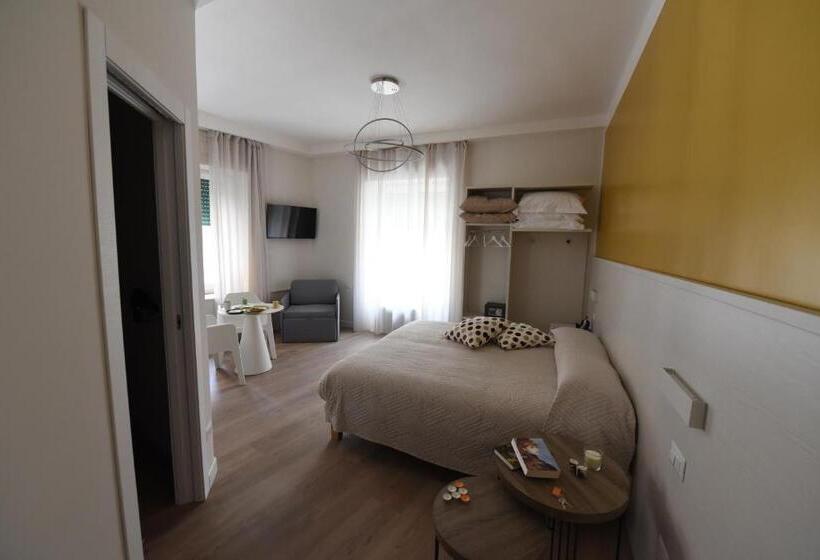 膳宿费 Nicola S Luxury Rooms