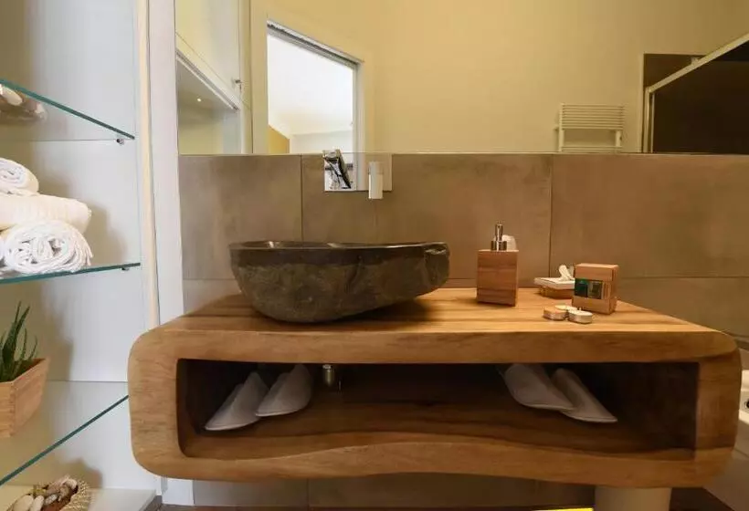 پانسیون Nicola S Luxury Rooms