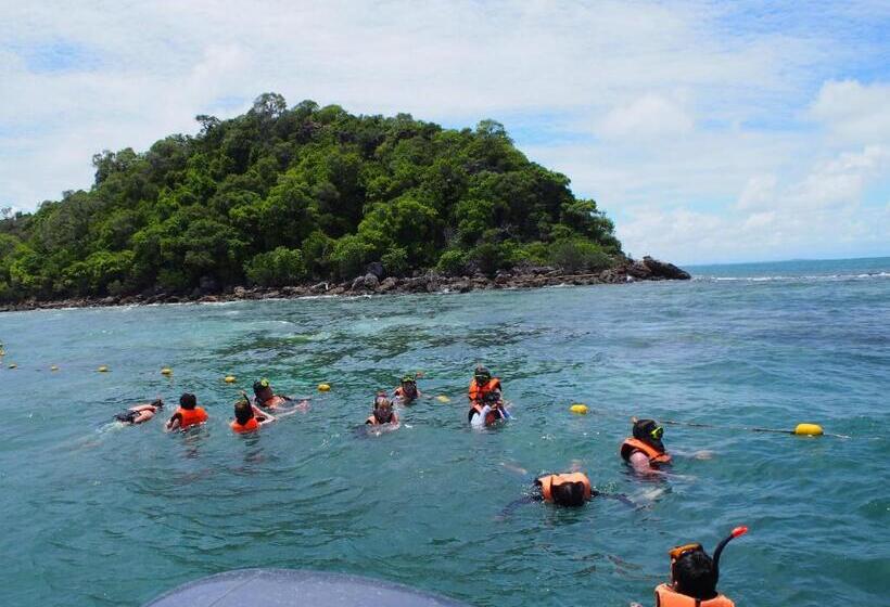 Pensão Runa Group House Samed