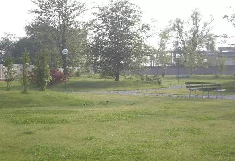 Groane Hotel Residence