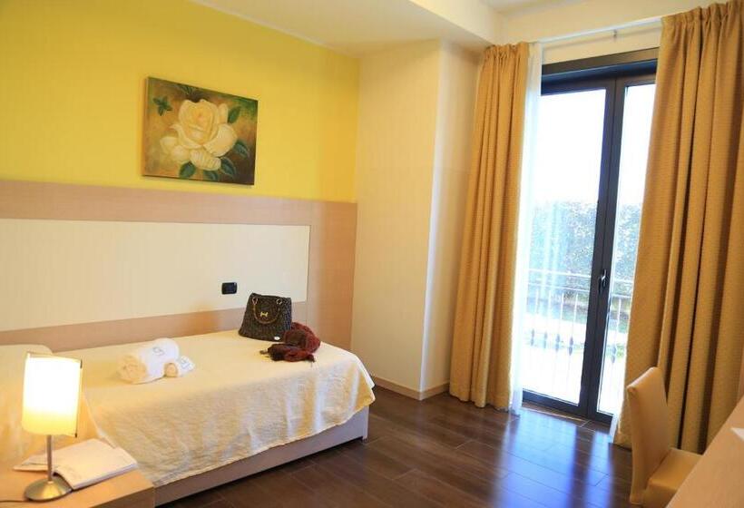 Groane Hotel Residence