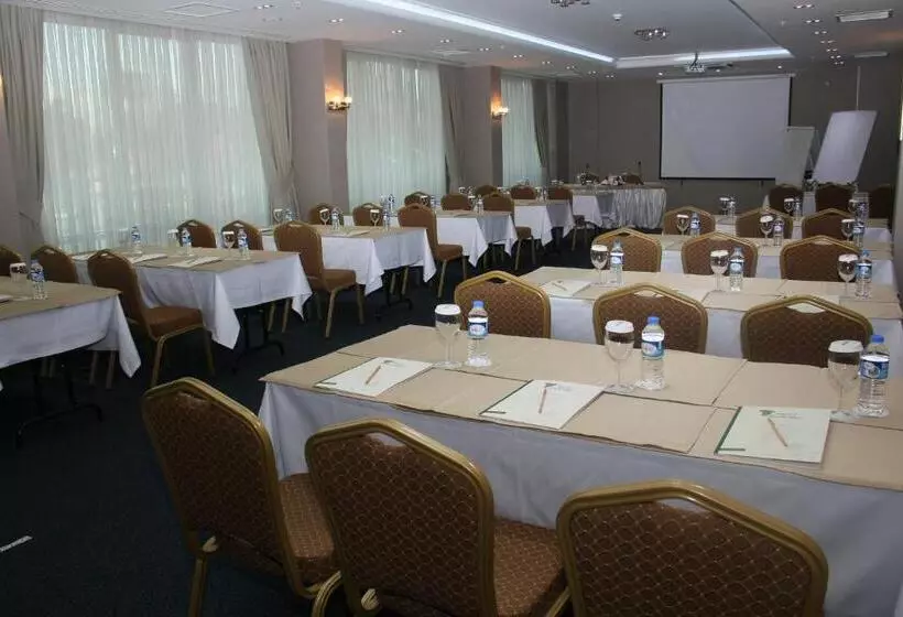 בית מלון כפרי Adanava