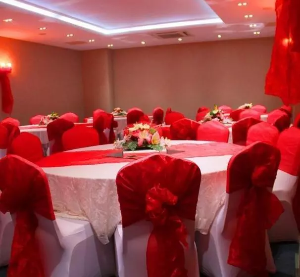 בית מלון כפרי Adanava