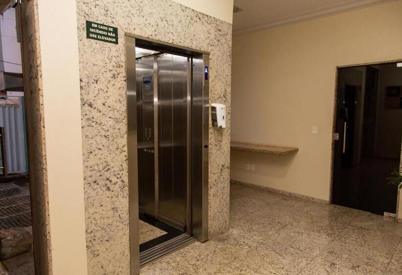 בית מלון כפרי Canada