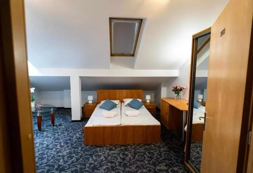 호텔 Sanvit Restauracja & Spa