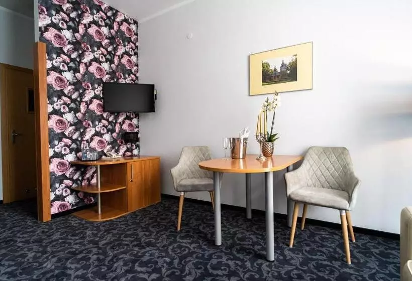 호텔 Sanvit Restauracja & Spa