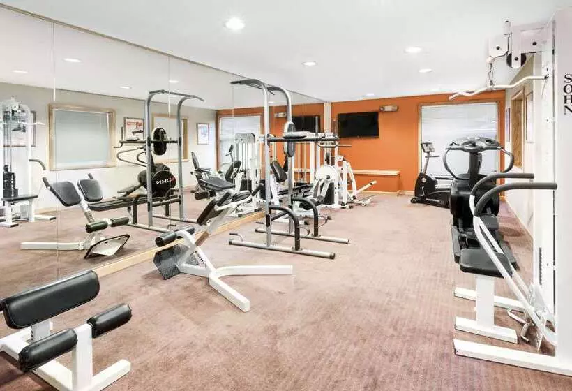 Hotel Days Inn & Suites By Wyndham Kalamazoo