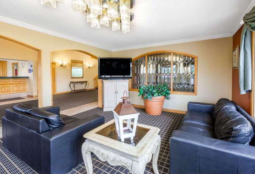 فندق Days Inn & Suites By Wyndham Kalamazoo