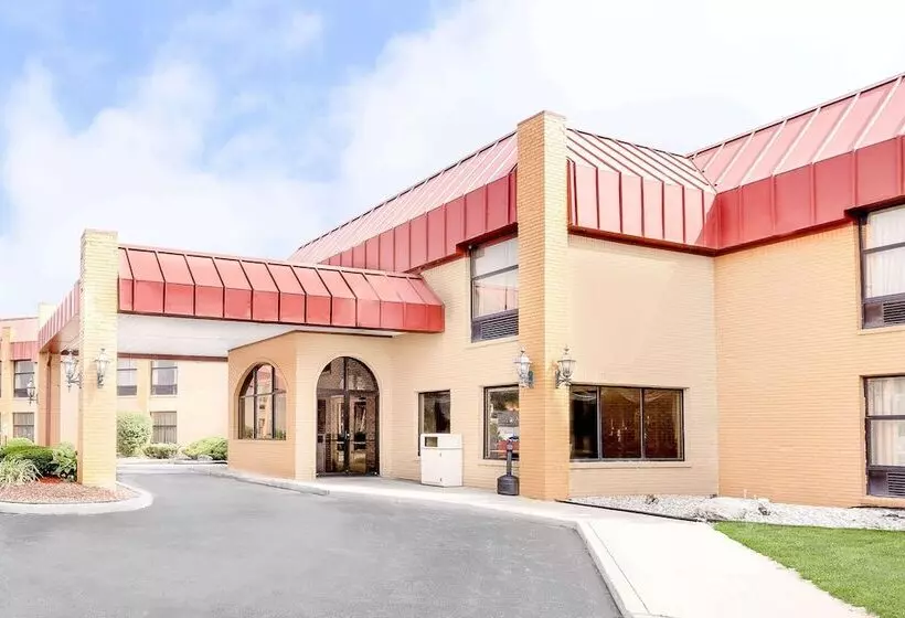 Hotel Days Inn & Suites By Wyndham Kalamazoo