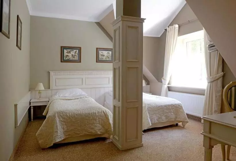 בית מלון כפרי Dwór Carski