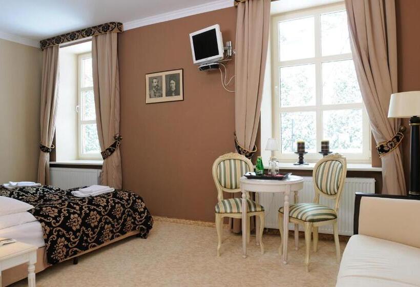 בית מלון כפרי Dwór Carski