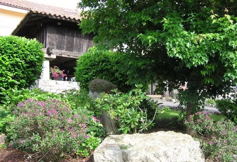 Отель Entreviñes