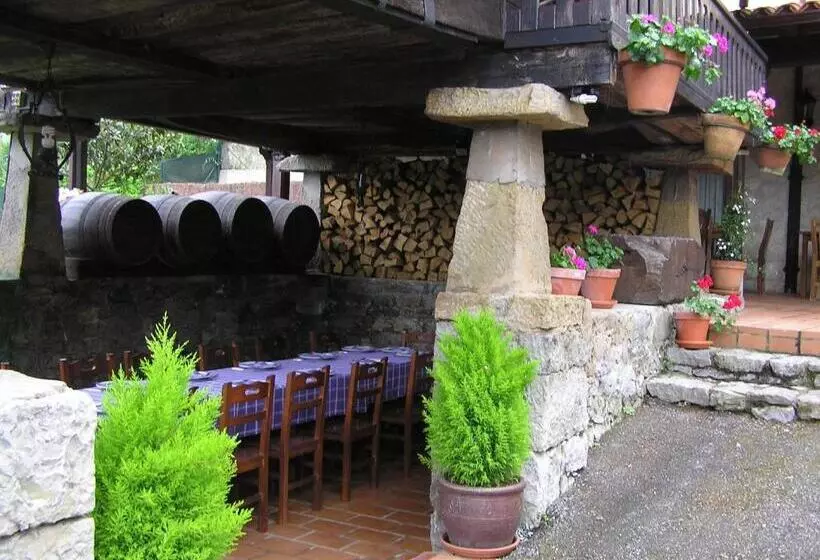 Отель Entreviñes