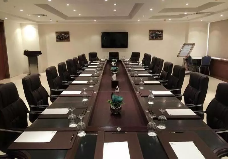 ホテル Millennia Olaya