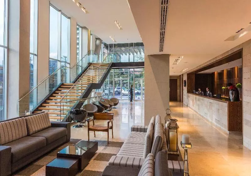 فندق Radisson Blu Plaza El Bosque Santiago