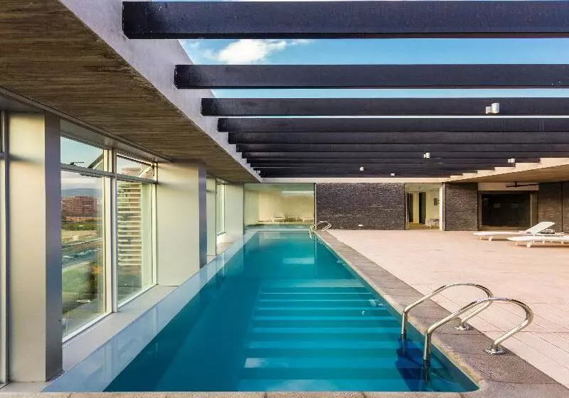 فندق Radisson Blu Plaza El Bosque Santiago