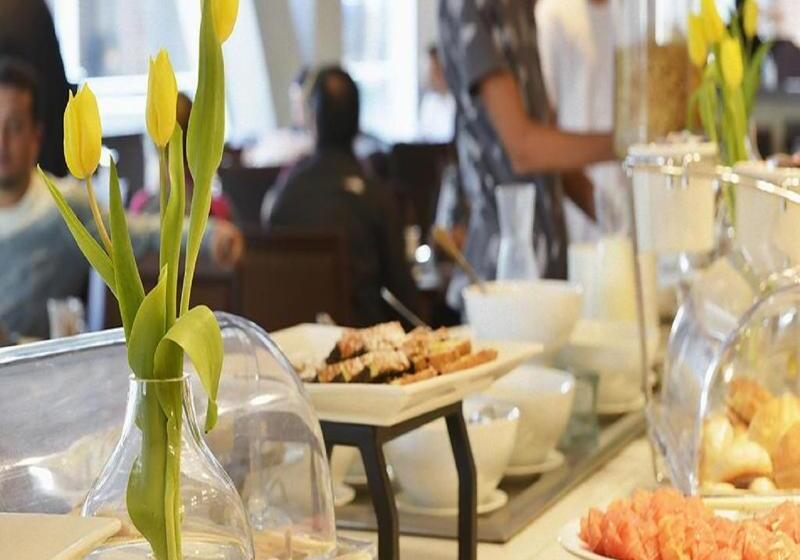 فندق Radisson Blu Plaza El Bosque Santiago