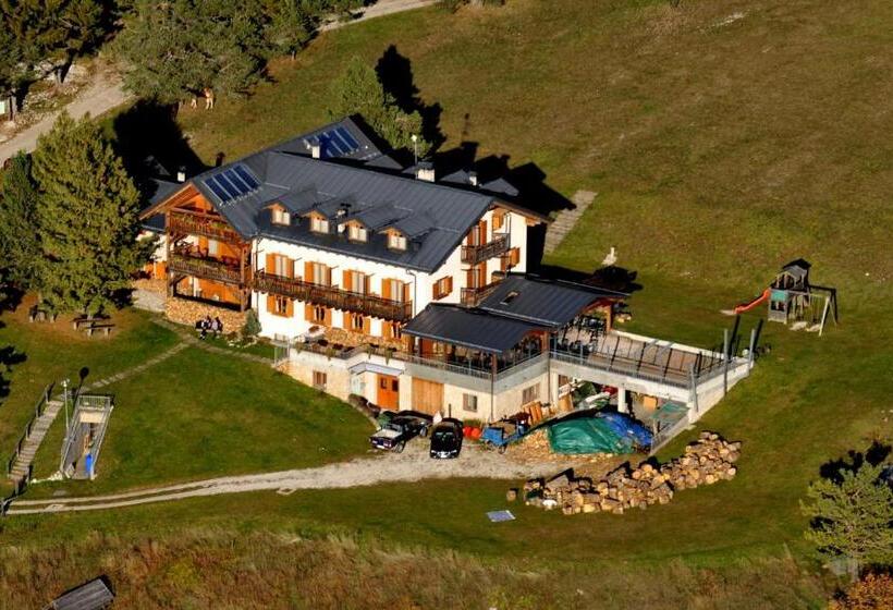 فندق Rifugio Predaia Ai Todesci