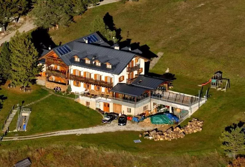 酒店 Rifugio Predaia Ai Todesci