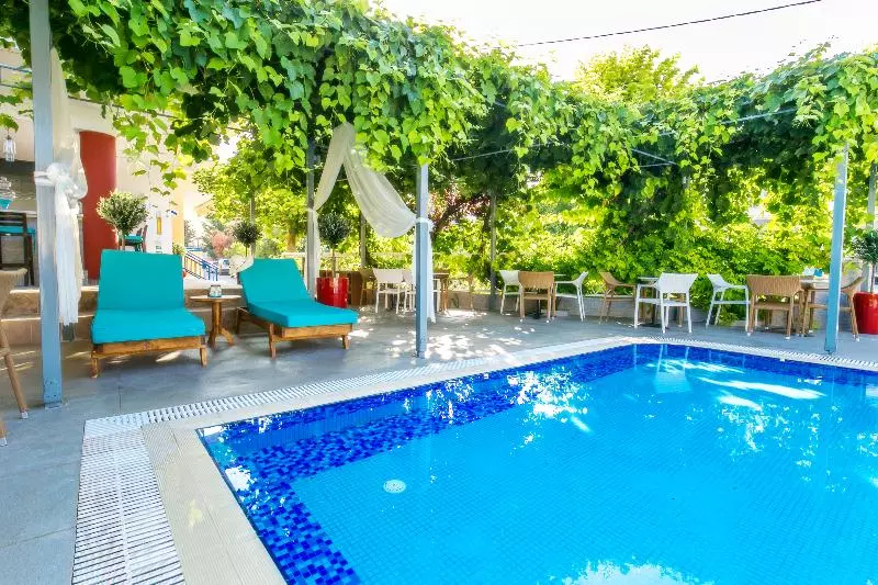 Отель Thalassies