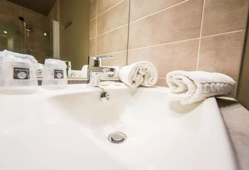 Отель The Originals Résidence, Grenoble Université