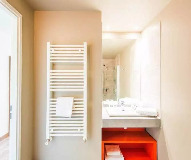 Отель The Originals Résidence, Grenoble Université