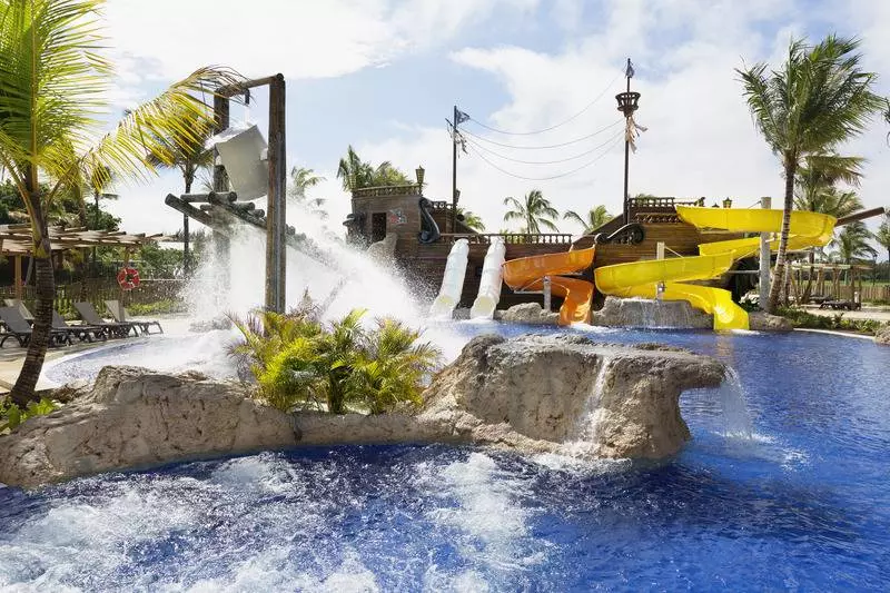 استراحتگاه Family Club at Barceló Bávaro Palace 