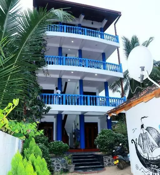 پانسیون Golden Surfer Beach