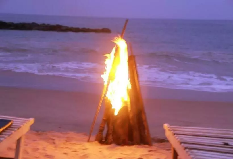 پانسیون Golden Surfer Beach