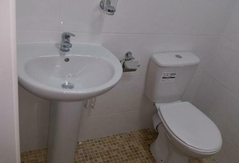 بنسيون The Oxford House