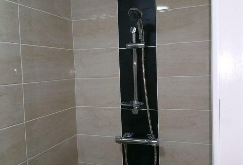 بنسيون The Oxford House