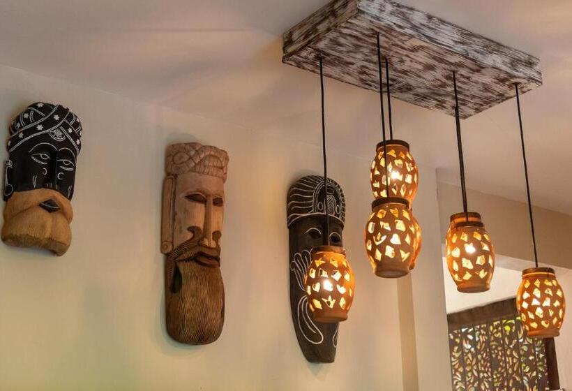 민박 D Canal House