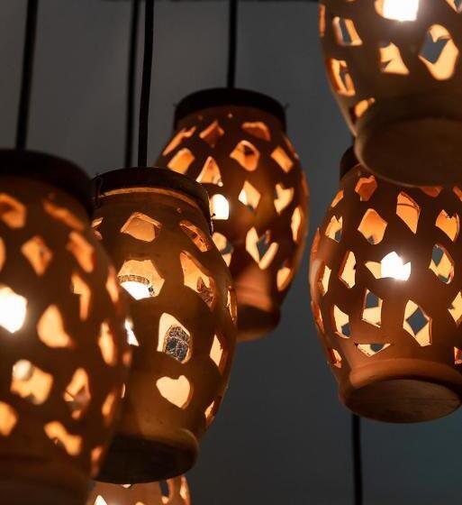 민박 D Canal House