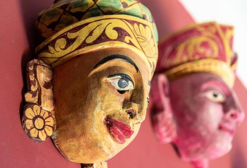 민박 D Canal House