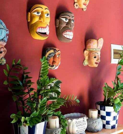 민박 D Canal House