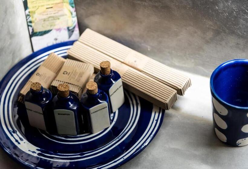 민박 D Canal House