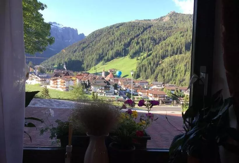 Aamiaismajoitus (B&B) Garní Nëidia