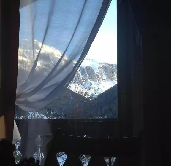 Aamiaismajoitus (B&B) Garní Nëidia