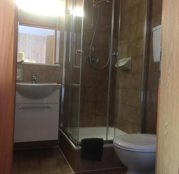 住宿加早餐 Garní Nëidia