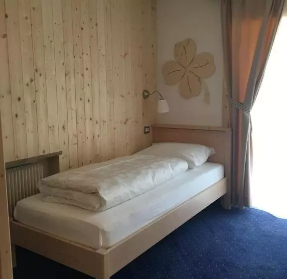Aamiaismajoitus (B&B) Garní Nëidia