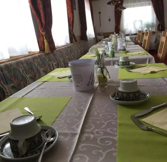 Aamiaismajoitus (B&B) Garní Nëidia