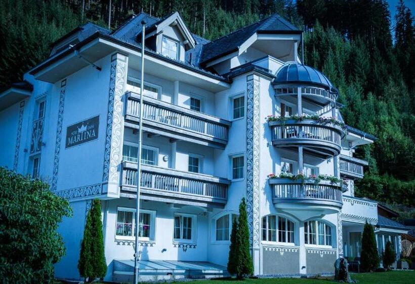 تختخواب و صبحانه Garni Martina